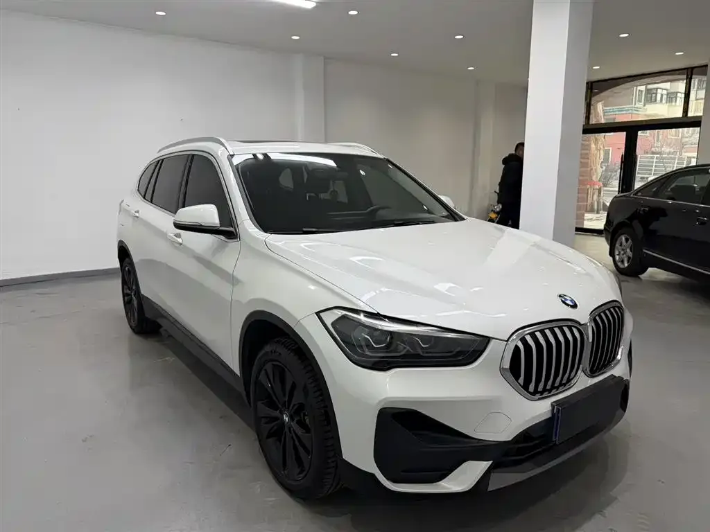BMW X1 — фото 7