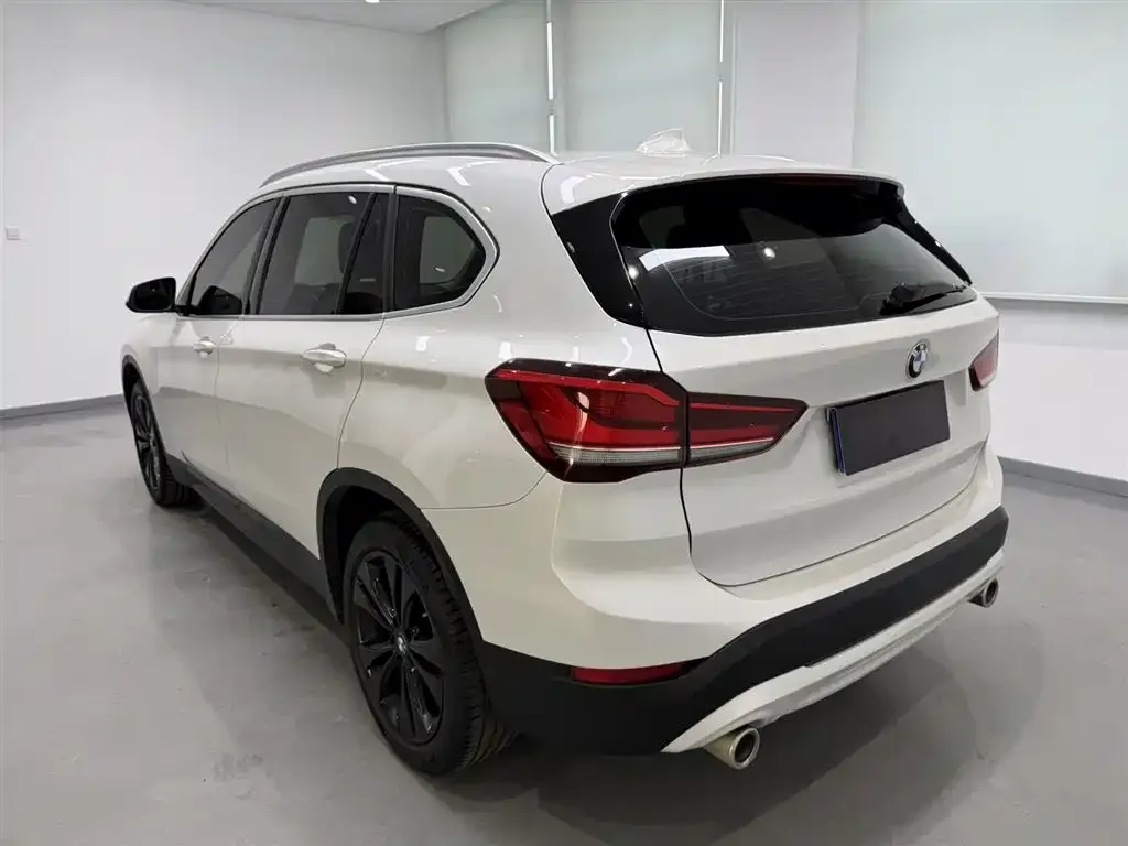 BMW X1 — фото 2