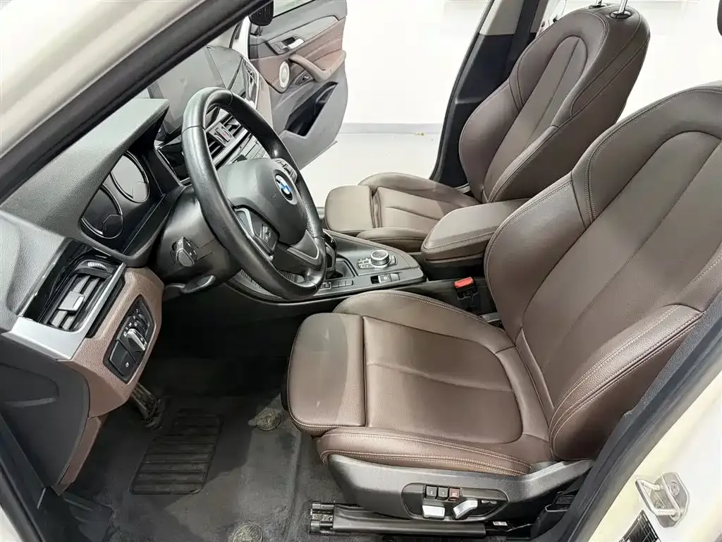 BMW X1 — фото 6