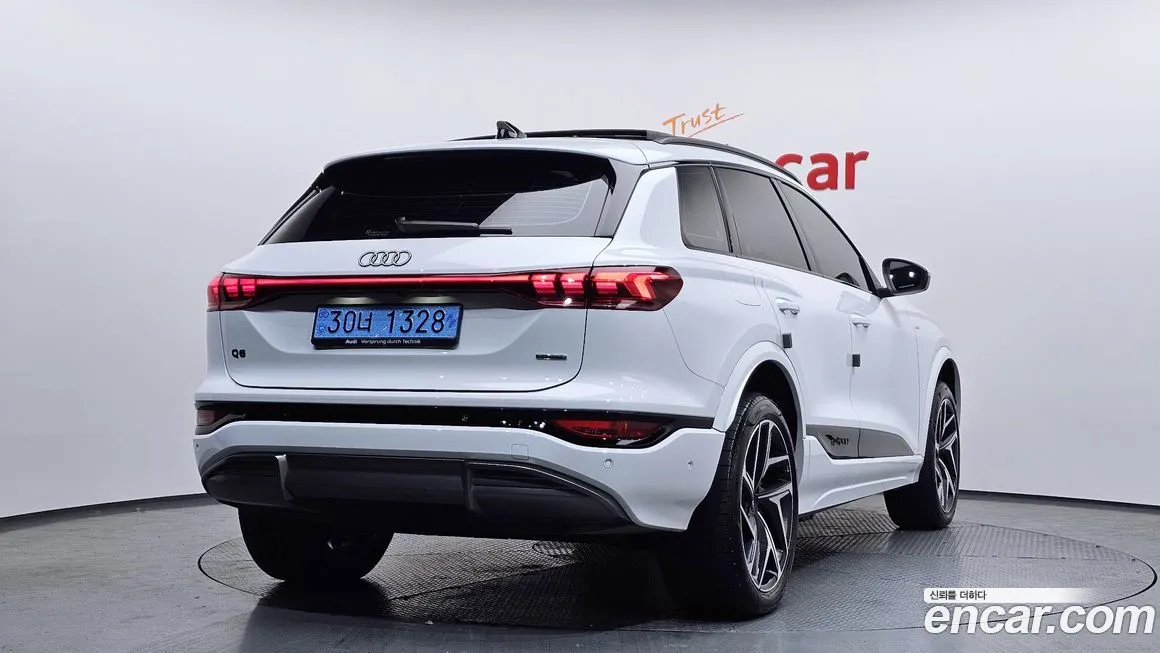 Audi Q6 e-tron — фото 2