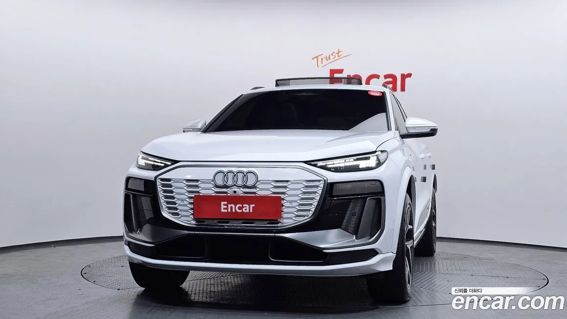 Audi Q6 e-tron — фото 3