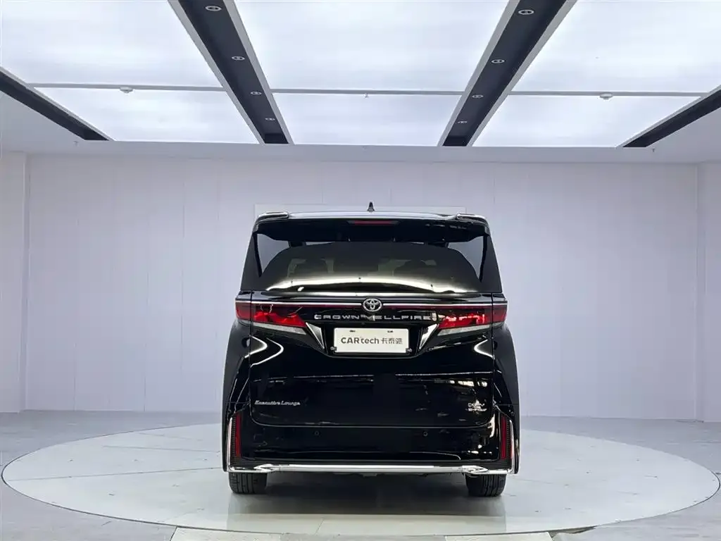 Toyota Vellfire — фото 5