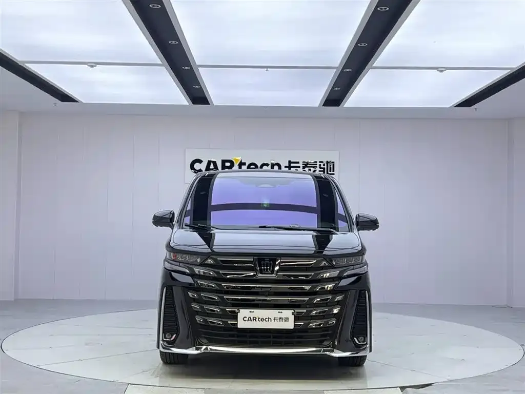 Toyota Vellfire — фото 9