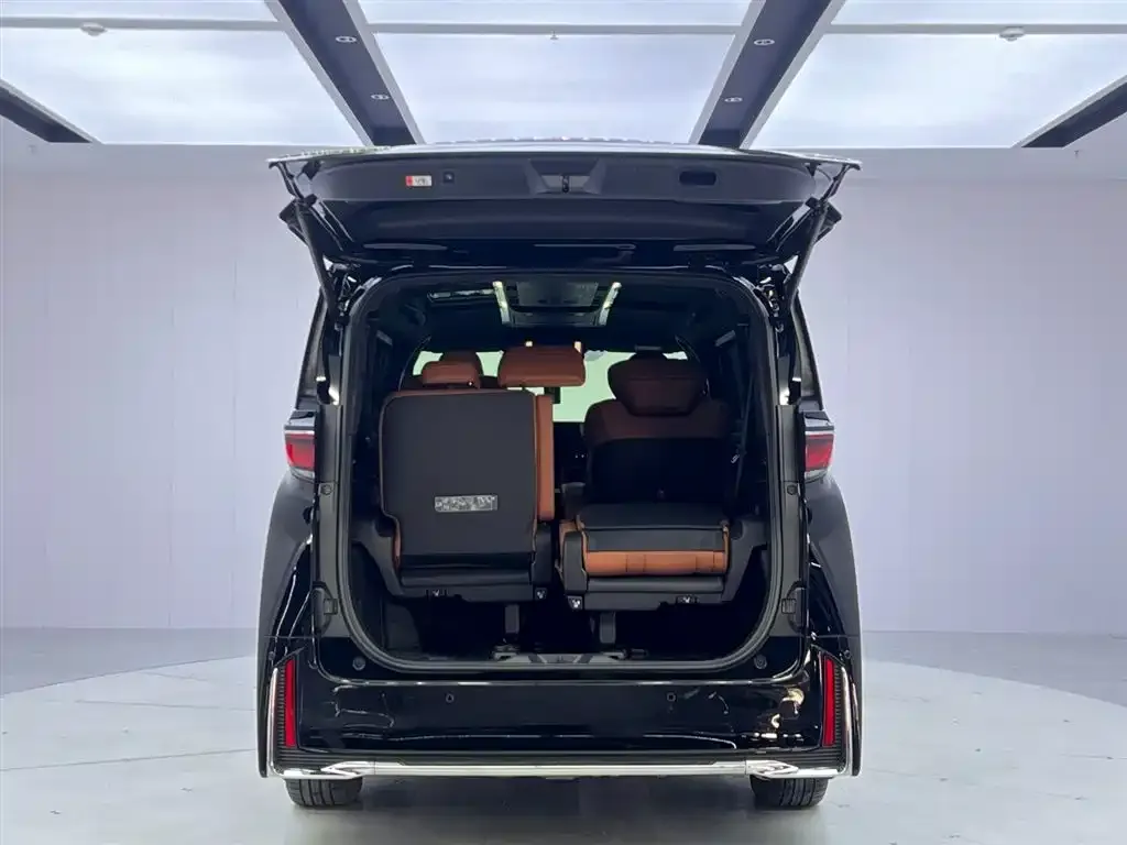 Toyota Vellfire — фото 4