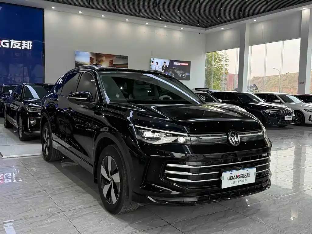 Volkswagen Tiguan L — фото 10
