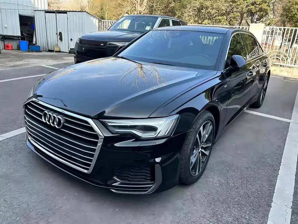 Audi A6L — фото 1
