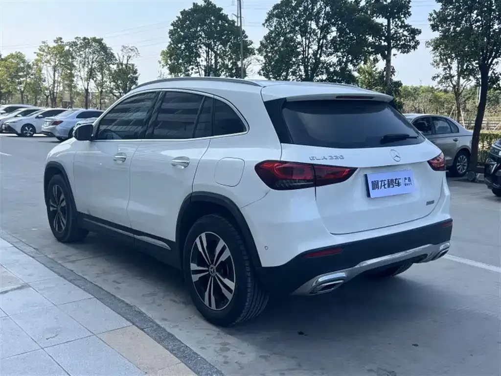 Mercedes-Benz GLA — фото 9