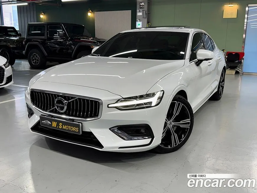 Volvo S60 — фото 1