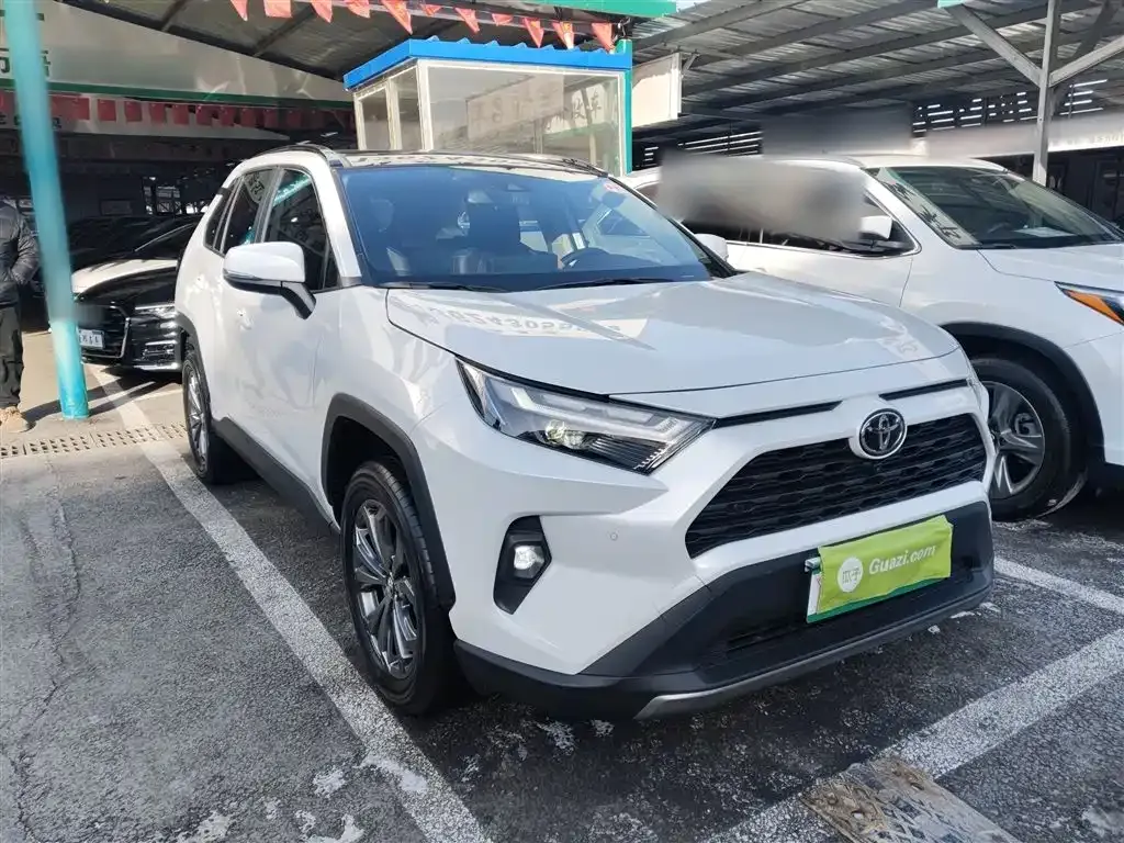 Toyota RAV4 — фото 9