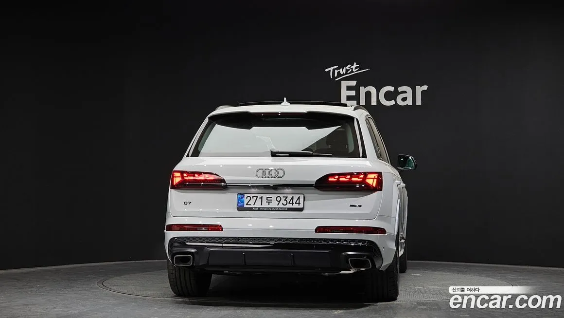Audi Q7 — фото 6