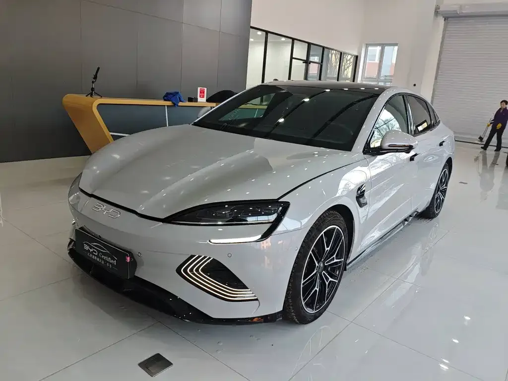 BYD Seal — фото 1