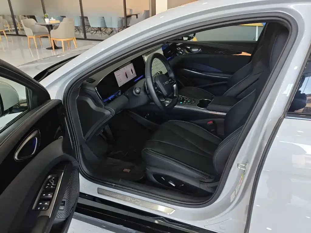 BYD Seal — фото 2
