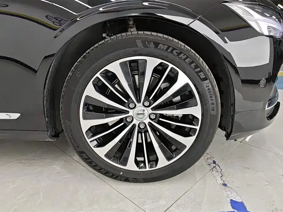 Volvo S90 — фото 3