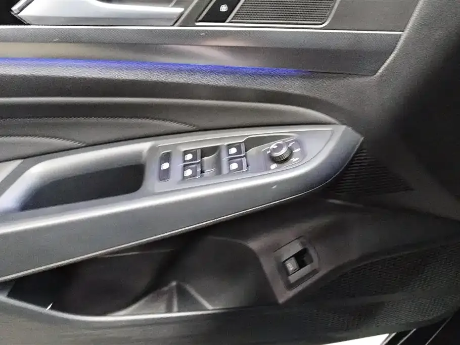 Volkswagen Passat — фото 6
