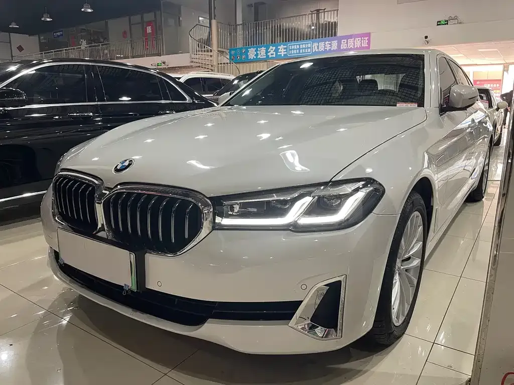 BMW 5 Series New Energy — фото 1