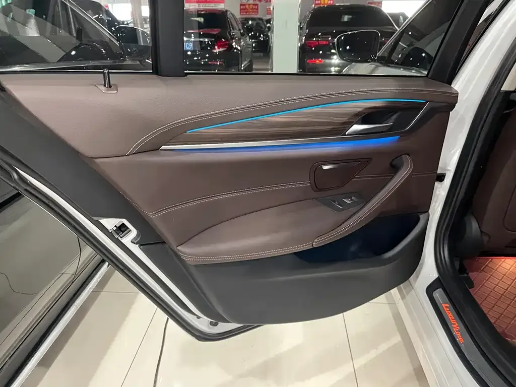 BMW 5 Series New Energy — фото 4