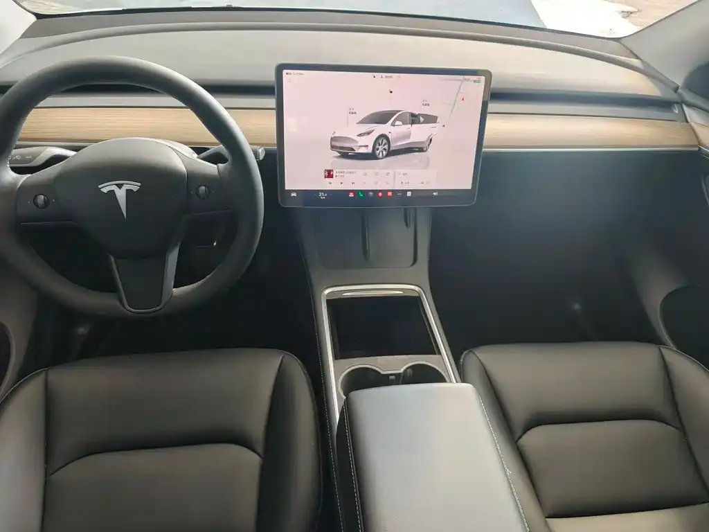 Tesla Model Y — фото 3