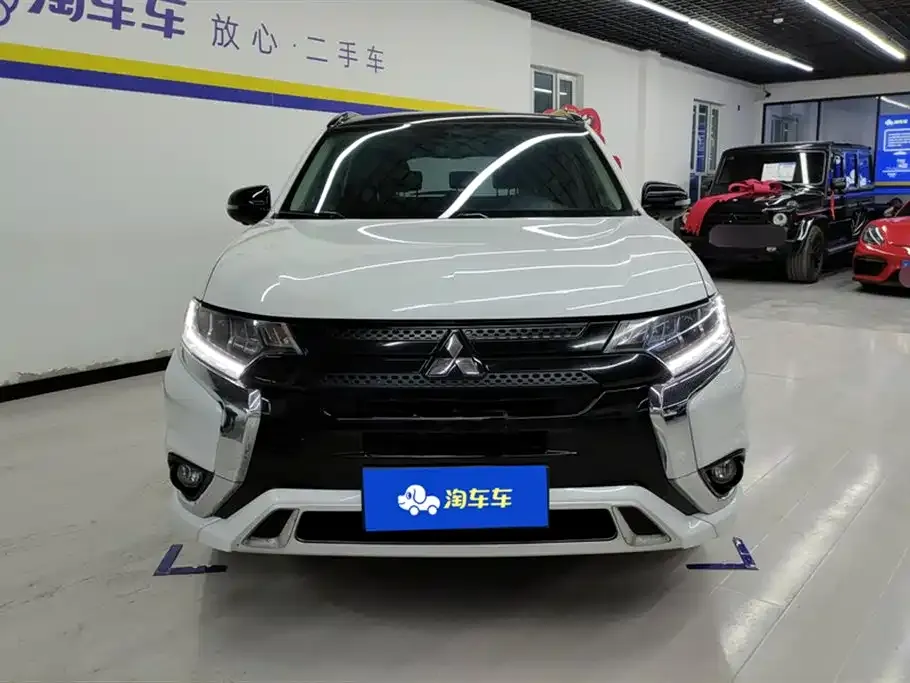 Mitsubishi Outlander — фото 2