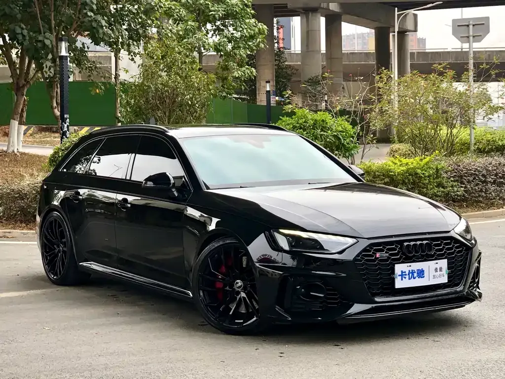 Audi RS 4 — фото 7