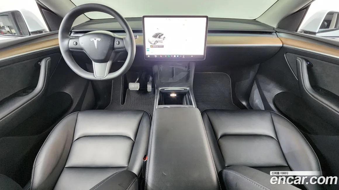 Tesla Model Y — фото 10