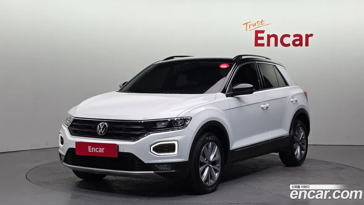 Volkswagen T-Roc — фото 1