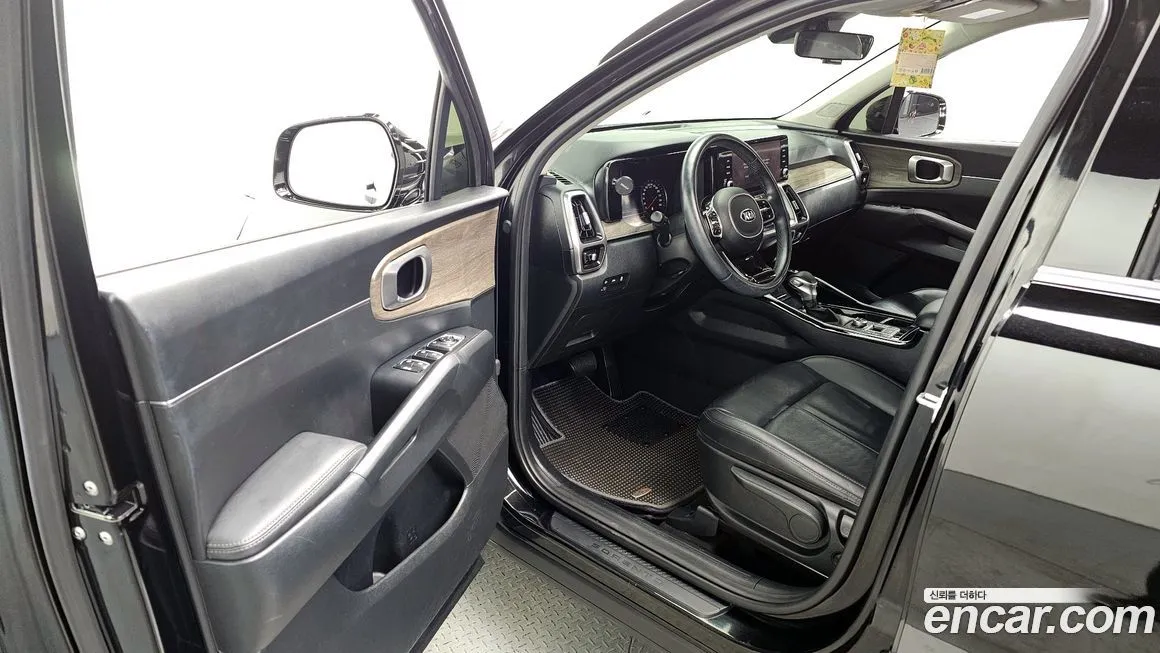 Kia Sorento — фото 9