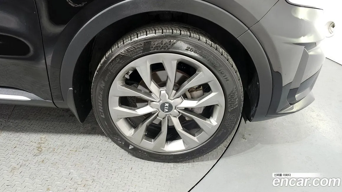 Kia Sorento — фото 8
