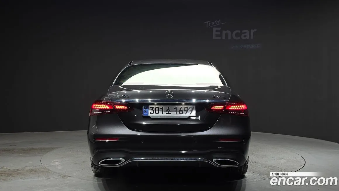 Mercedes-Benz E-Class — фото 5