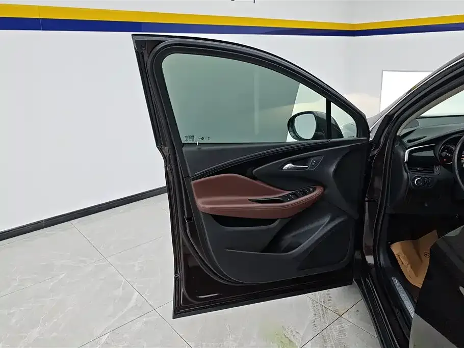 Buick Envision Plus — фото 7