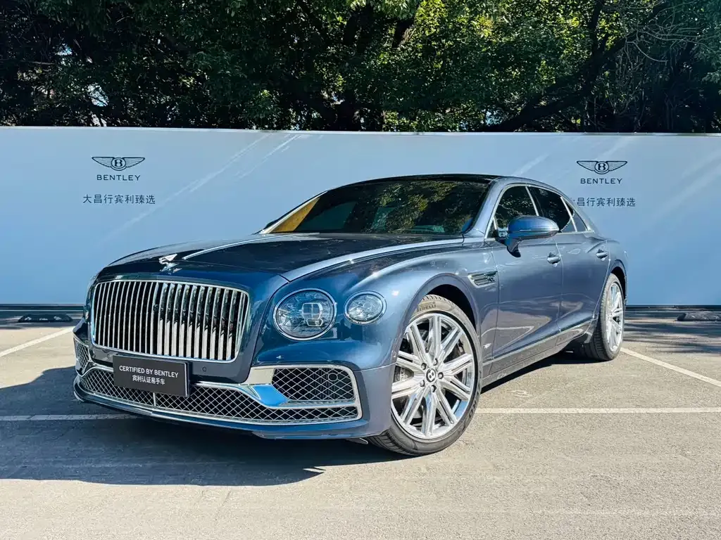 Bentley Flying Spur — фото 1