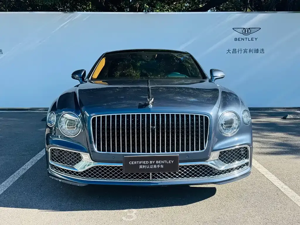 Bentley Flying Spur — фото 3