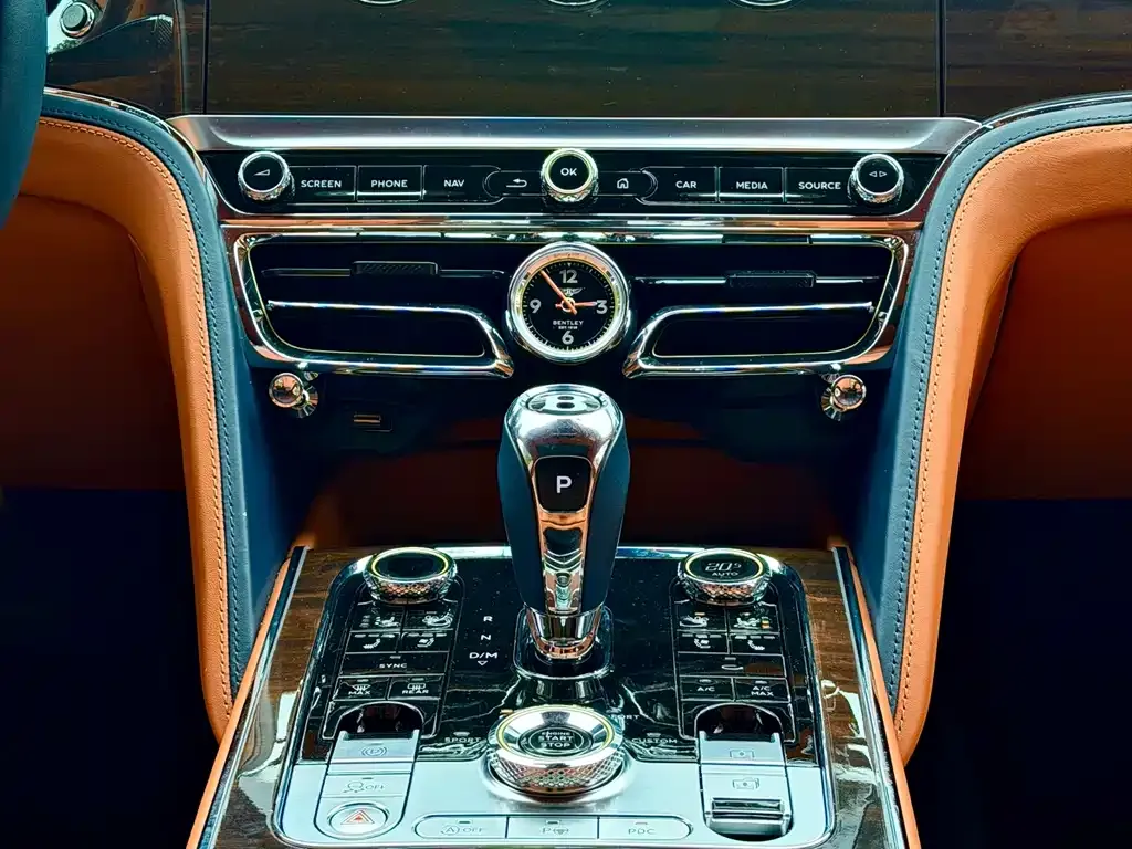 Bentley Flying Spur — фото 7