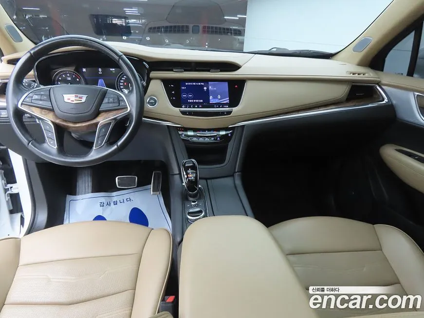 Cadillac XT5 — фото 8