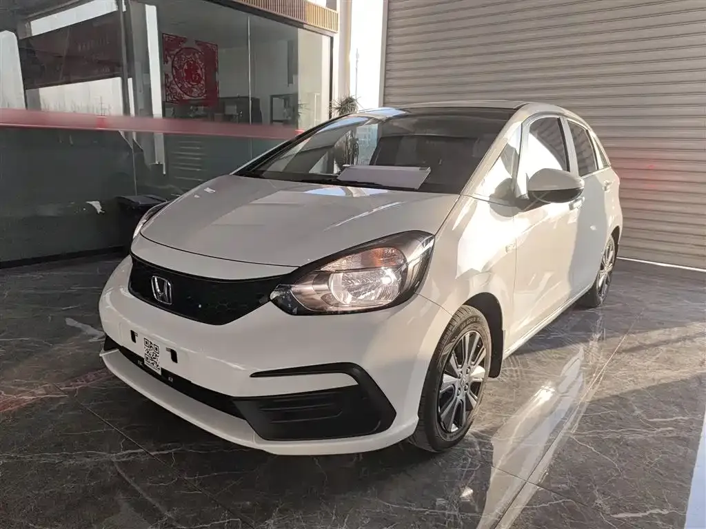 Honda Fit — фото 1