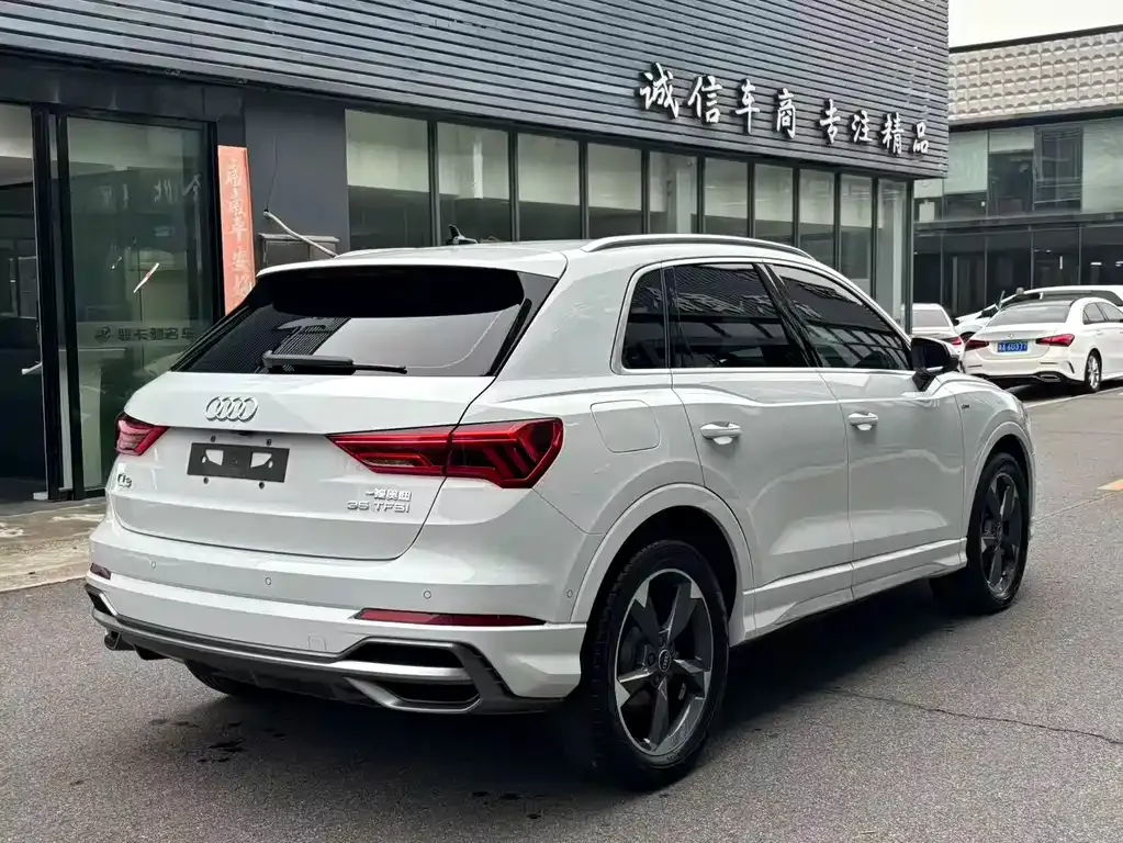 Audi Q3 — фото 6