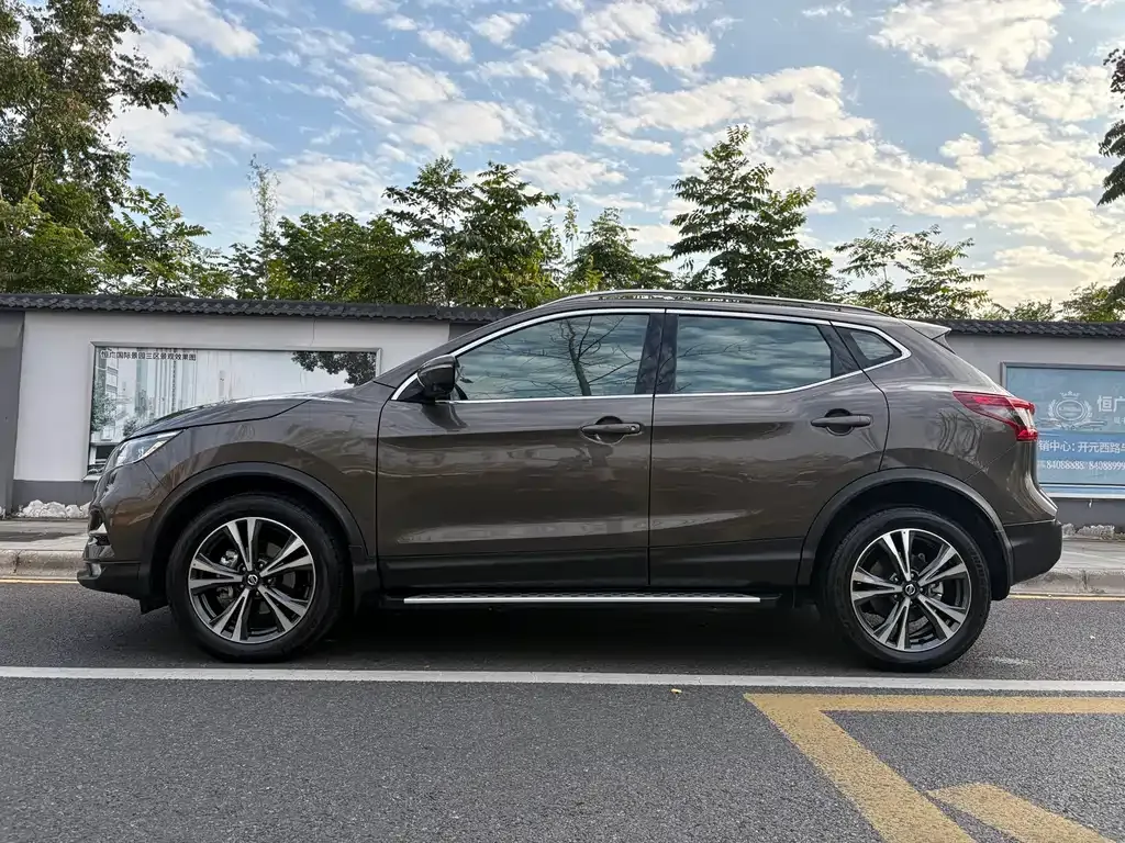 Nissan Qashqai — фото 6
