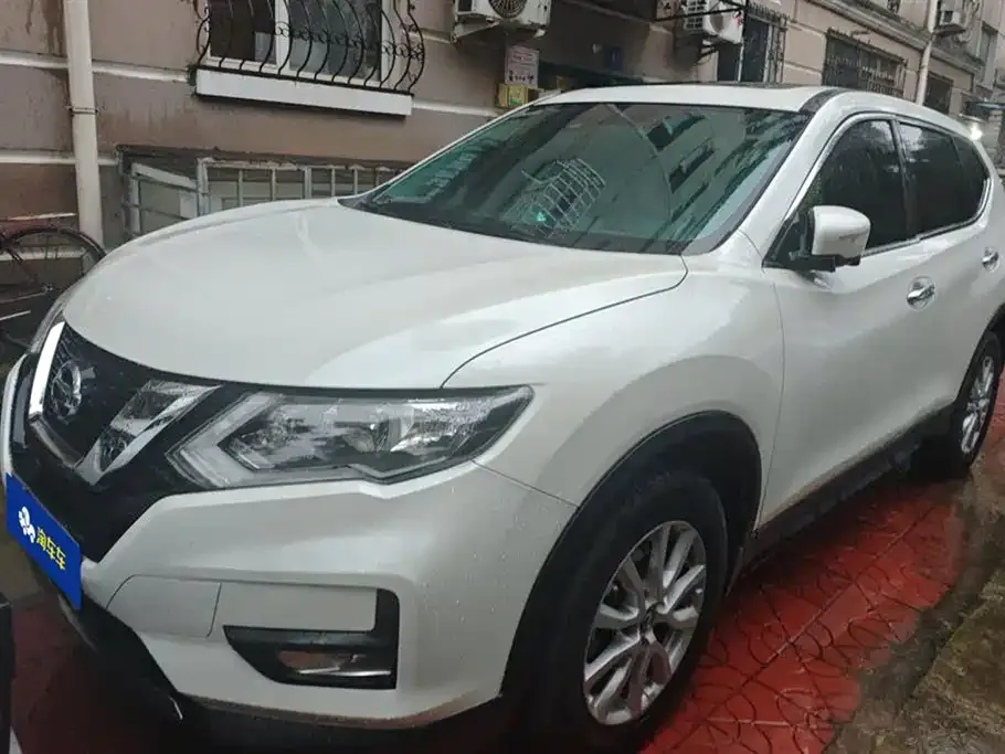 Nissan X-Trail — фото 1