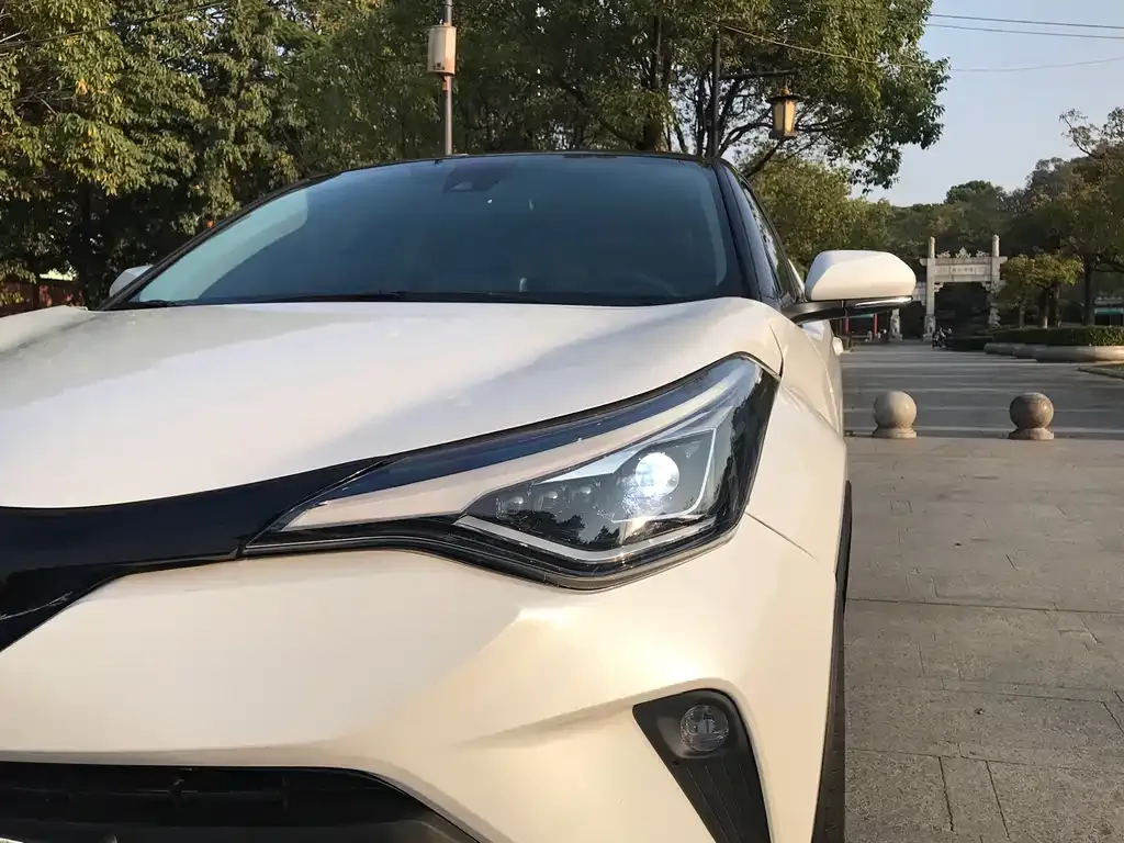 Toyota C-HR — фото 3