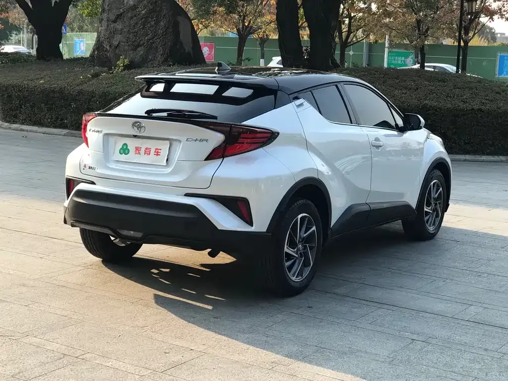 Toyota C-HR — фото 10