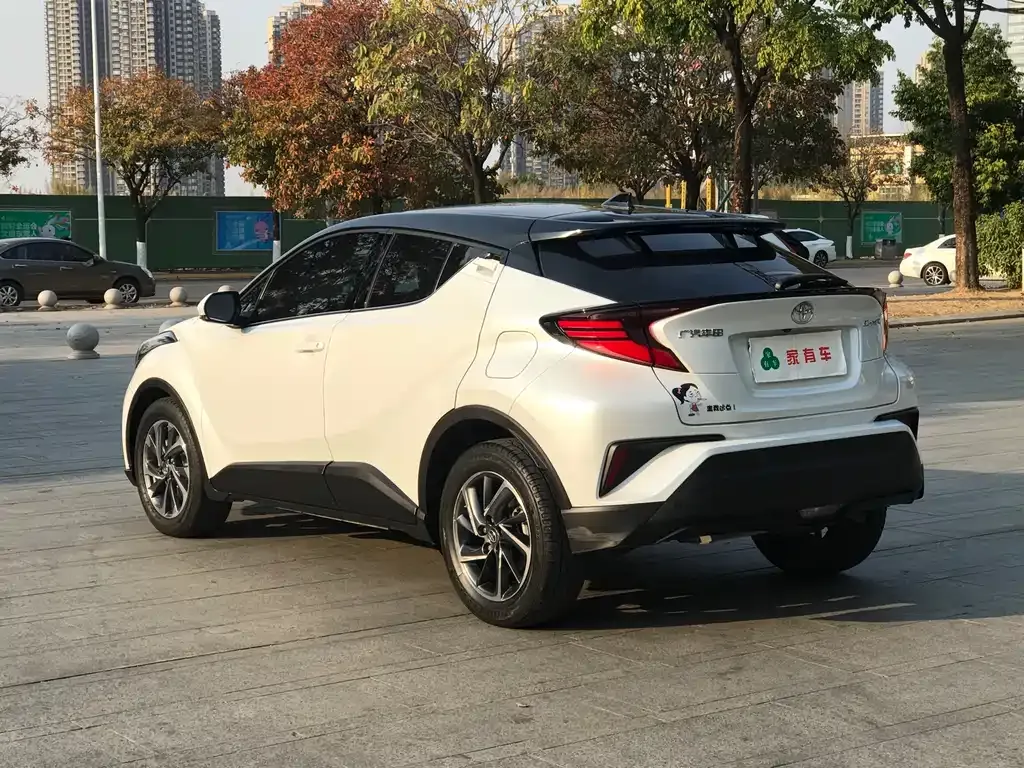 Toyota C-HR — фото 4