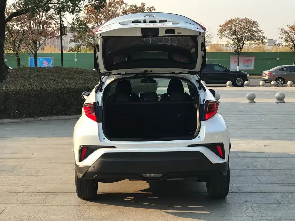 Toyota C-HR — фото 6