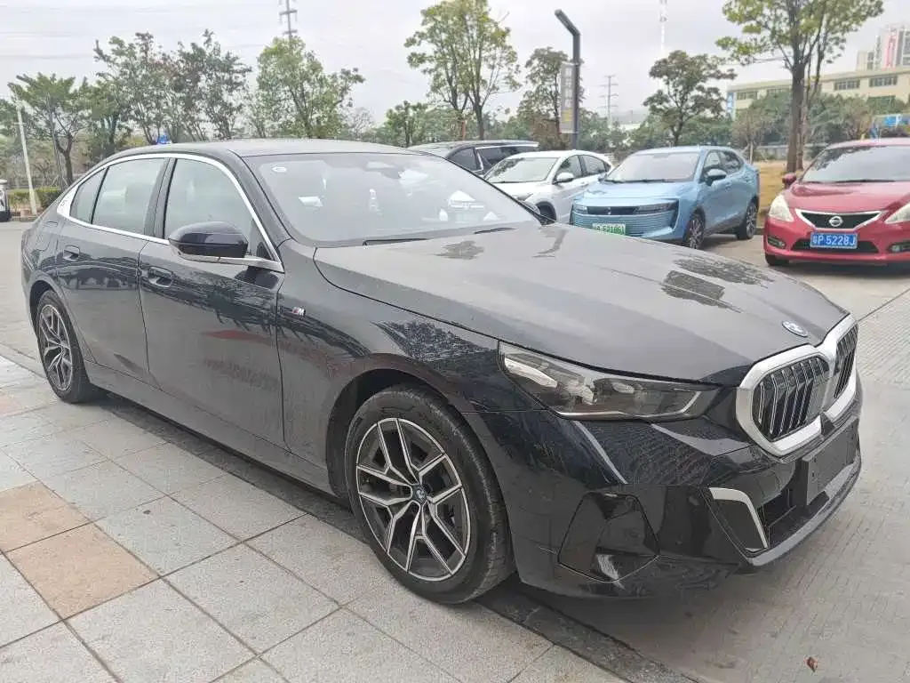 BMW i5 — фото 5