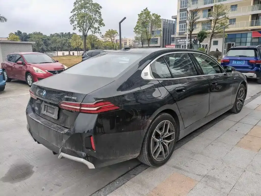 BMW i5 — фото 4