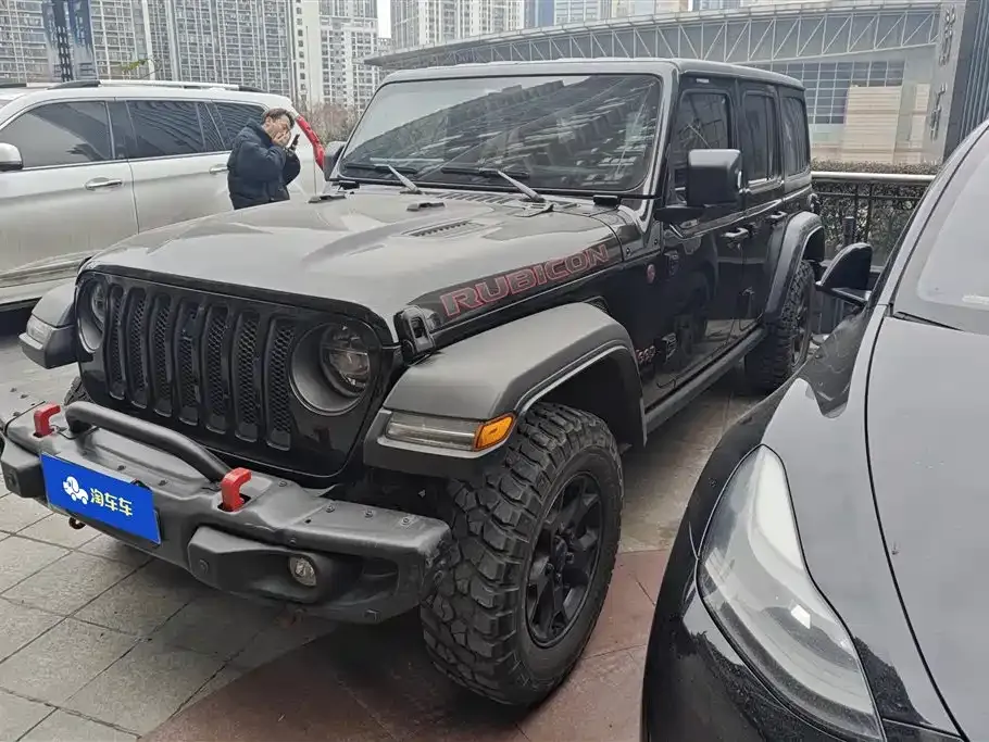 Jeep Wrangler — фото 1