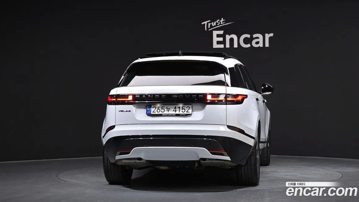 Land Rover Range Rover Velar — фото 10