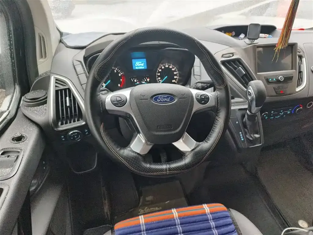Ford Tourneo — фото 3