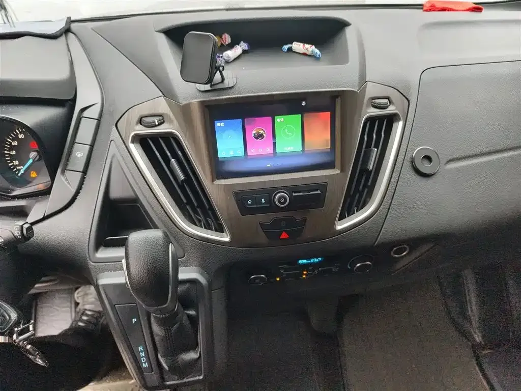 Ford Tourneo — фото 9