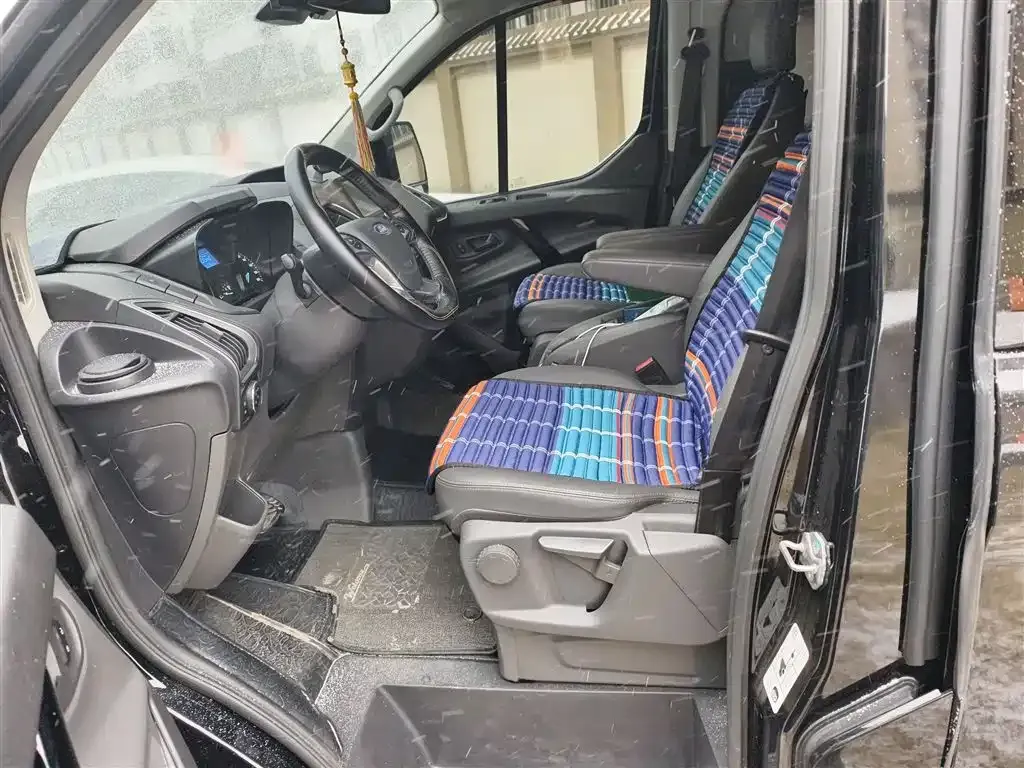 Ford Tourneo — фото 8