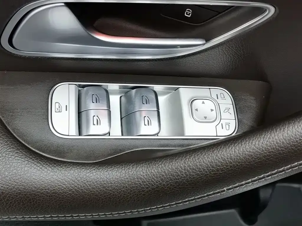 Mercedes-Benz GLS — фото 10