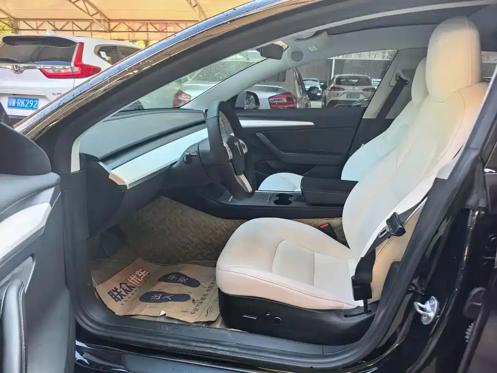 Tesla Model 3 — фото 3